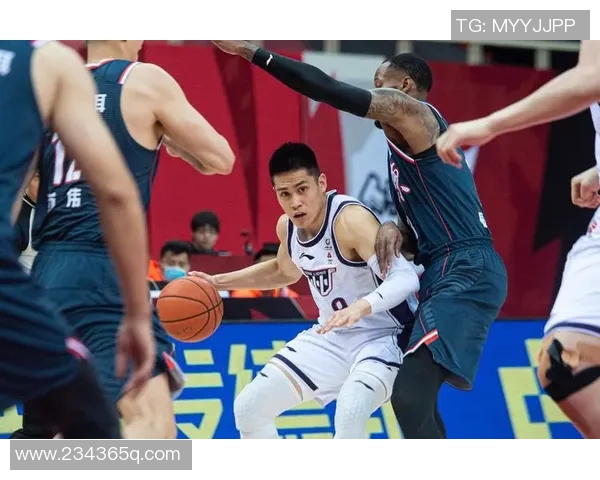 广州篮球队进攻战术解析与球员配合深度剖析